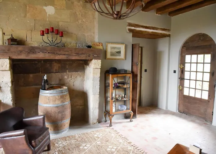 Manoir De Jouralem לינה וארוחת בוקר